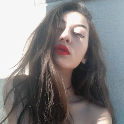 Profile Picture of Lau 🌹 (@LauraChimeno) on Twitter