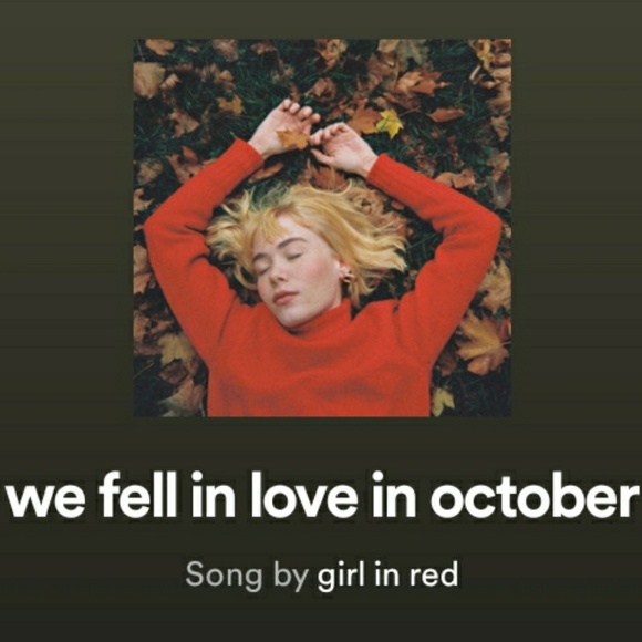 Profile Picture of Chloe Fowler (@clothesline256) on Poshmark