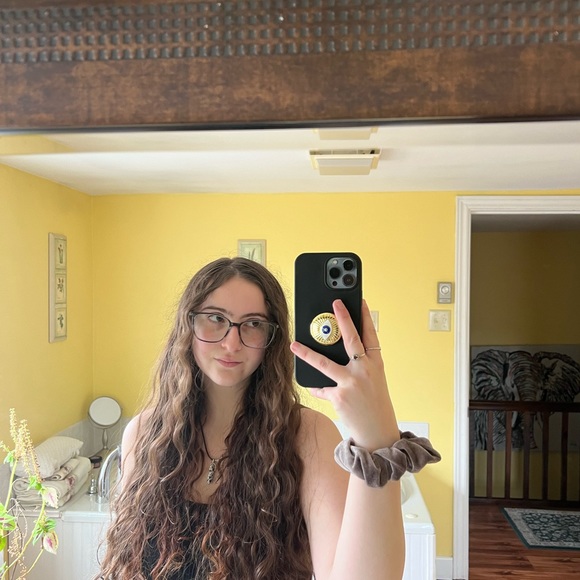 Profile Picture of Taylor Baxter (@taylorrose78) on Poshmark