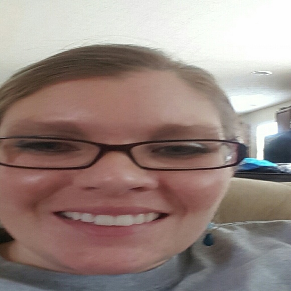 Profile Picture of Dawn Lanzarotta (@dawnlanzarotta) on Poshmark