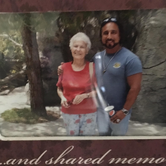 Profile Picture of David Giacci (@davendeb97) on Poshmark