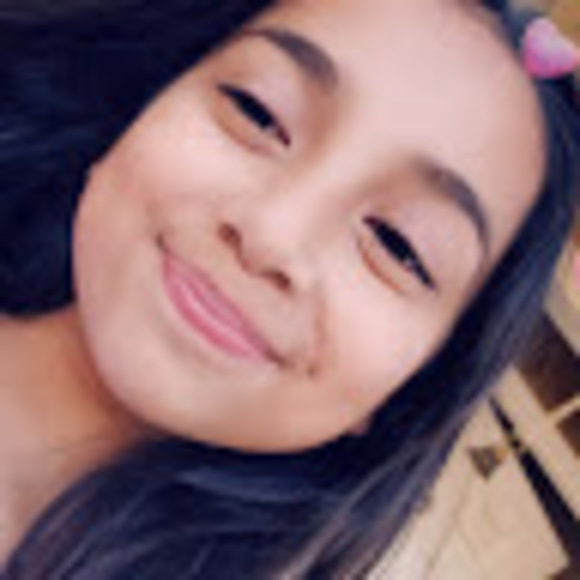 Profile Picture of Bianca Manzano (@bianca08manzano) on Poshmark