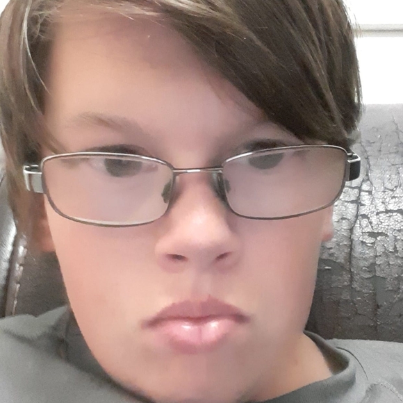 Profile Picture of Jimmy Maroon (@21maroonjm) on Poshmark