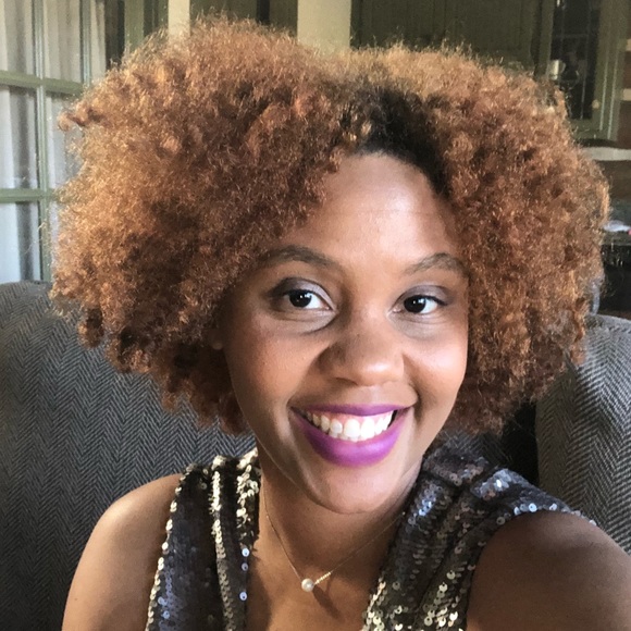 Profile Picture of Whitney Nichols (@whitney_nichols) on Poshmark