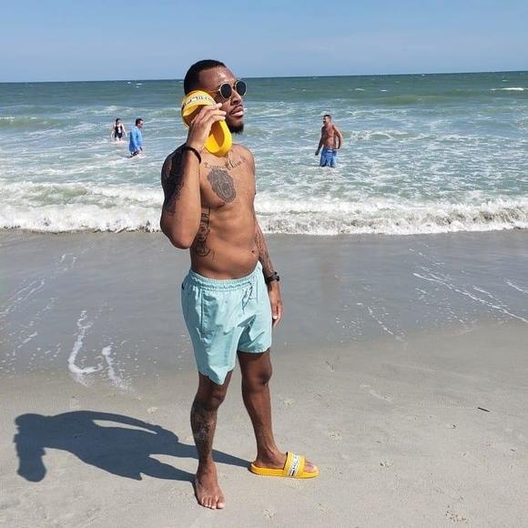 Profile Picture of Derrick Dozier (@derrickdd) on Poshmark