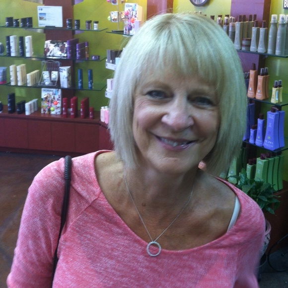 Profile Picture of Carolyn Overmier (@cfo123) on Poshmark