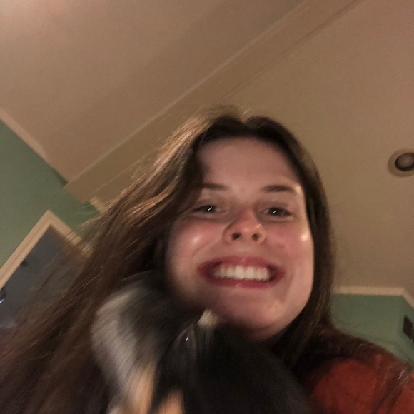 Profile Picture of Meredith Roberts (@robertsm21) on Poshmark