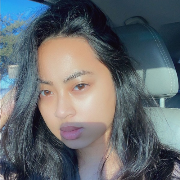Profile Picture of Michelle Bernarte (@mickkyyyb) on Poshmark