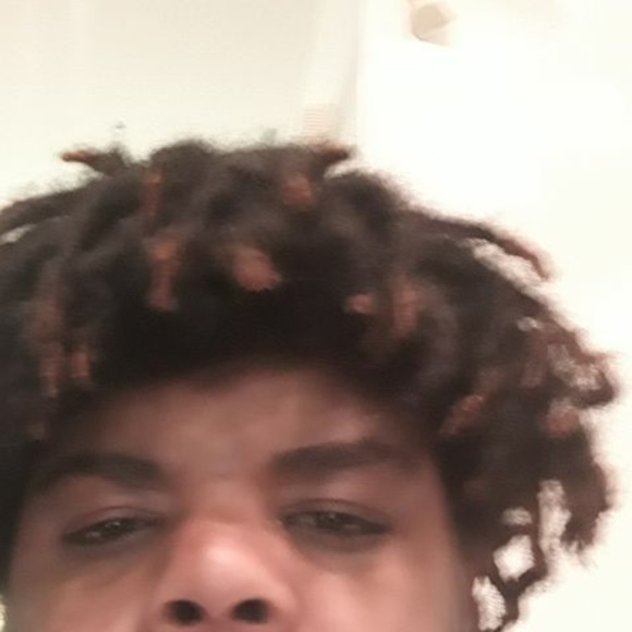 Profile Picture of Ralph Gordon (@ralphgordon888) on Poshmark