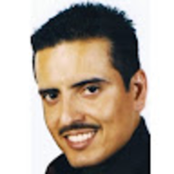 Profile Picture of Hernando Quintero (@modernando) on Poshmark