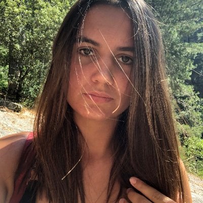 Profile Picture of Camille Roche (@CamilleRoche17) on Twitter