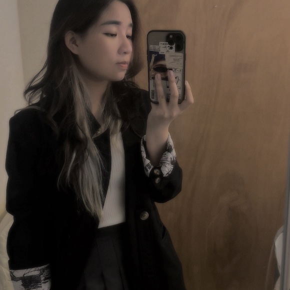 Profile Picture of Khanh Phuong (@jinyjinlove) on Poshmark