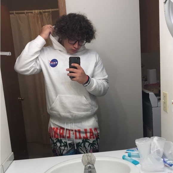 Profile Picture of Joseph Darnell (@josephdarnel613) on Poshmark