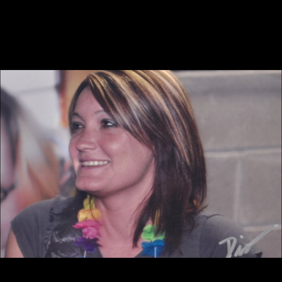 Profile Picture of Tara England (@thomas0204) on Poshmark