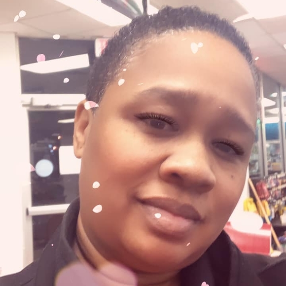 Profile Picture of Tanika Moorer (@tanikamoorer) on Poshmark