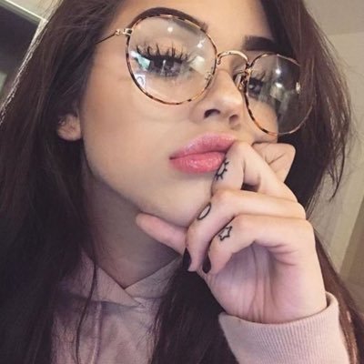 Profile Picture of M0llY (@MollHoward) on Twitter
