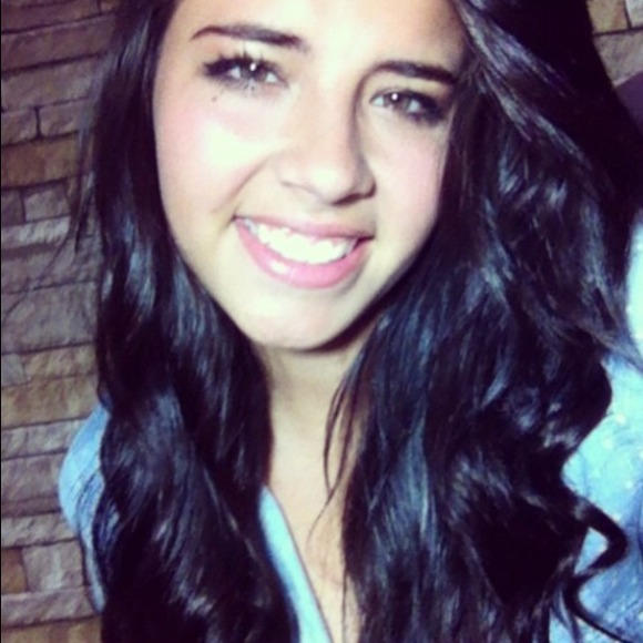 Profile Picture of Mackenzie Granitz (@kenzienicole9) on Poshmark