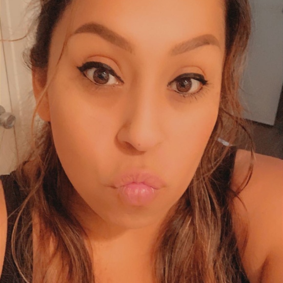 Profile Picture of Cynthia Jimenez (@cindy040712) on Poshmark