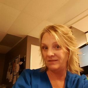 Profile Picture of Lori Staggs (@loristaggsd) on Twitter