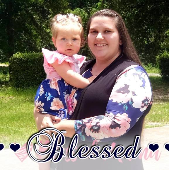 Profile Picture of Elyshia Carnley (@johndeere_gurl) on Poshmark