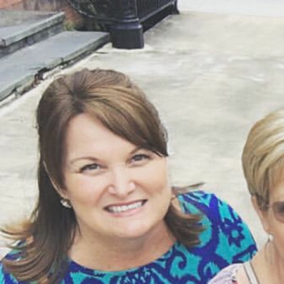 Profile Picture of Vicki Saterbo (@vsate) on Poshmark