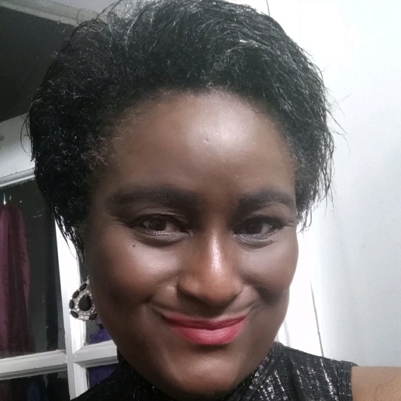 Profile Picture of Lola Sobowale-harris (@arambada) on Poshmark