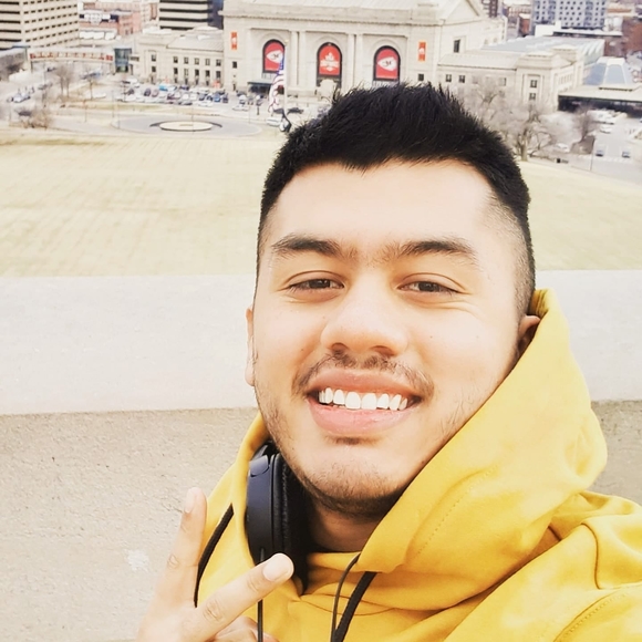 Profile Picture of Lorenzo Blumenschein (@blumenschein_l) on Poshmark