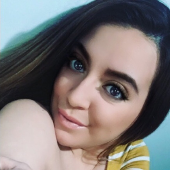 Kassandra Ortiz - Poshmark Profile Picture of Kassandra Ortiz (@kassie244) on Poshmark