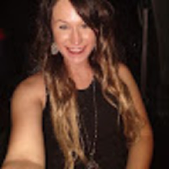 Profile Picture of Maddison Carty (@maddisoncarty) on Poshmark