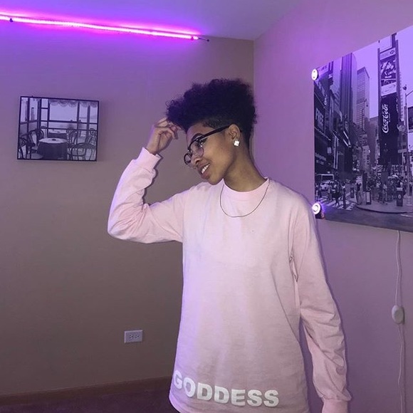 Profile Picture of Isaiah Wilson (@zayy_wavy) on Poshmark