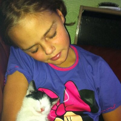 Profile Picture of Michelle Dale (@punk1shell) on Twitter