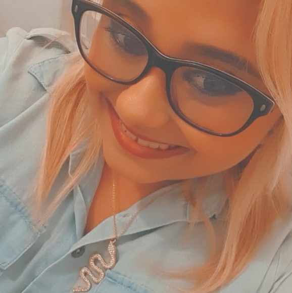 Mirny Gonzalez rivera - Poshmark Profile Picture of Mirny Gonzalez rivera (@jeynsielyomar) on Poshmark