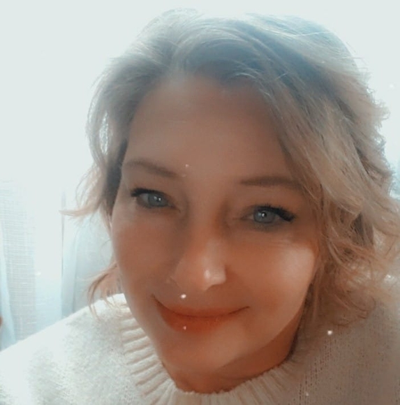 Profile Picture of Pauline Pulley (@paulinespears) on Poshmark