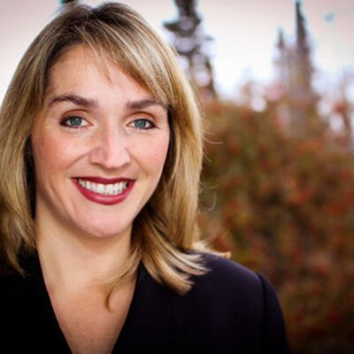 Profile Picture of Laura Oates (@laurieoates) on Twitter