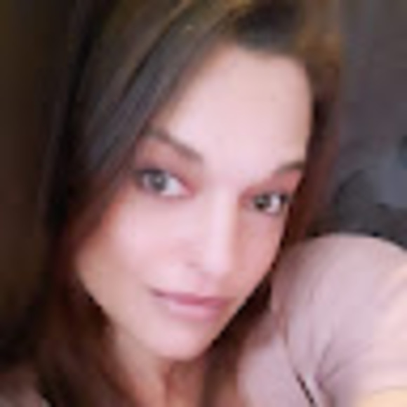 Profile Picture of Cynthia Roper (@mom2ba84l) on Poshmark