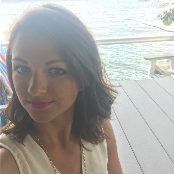 Profile Picture of Allison Pawarski (@amp01701) on Poshmark