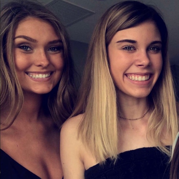 Profile Picture of Emily Cravens (@emilycravens) on Poshmark