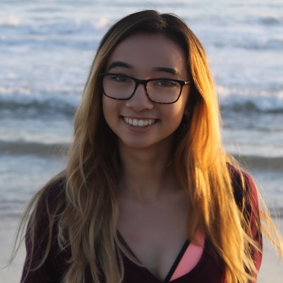 Profile Picture of Whitney Sargis (@whitneysargis) on Poshmark