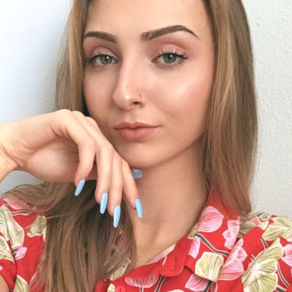 Profile Picture of Peyton Stockman (@stpeyton) on Poshmark