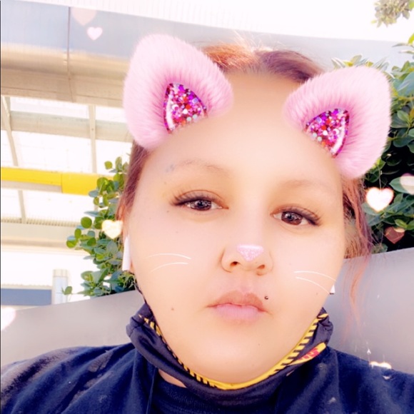 Profile Picture of Rosa Gonzalez (@mrsgonzalez46) on Poshmark