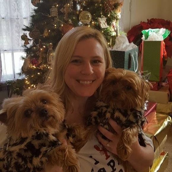 Profile Picture of Stephanie Stopkoski (@stephstops) on Poshmark