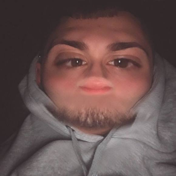 Profile Picture of Christopher Gori (@chris_gori) on Poshmark