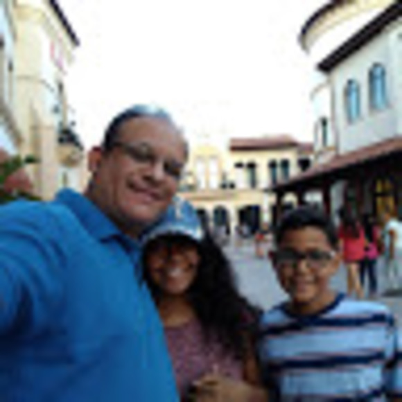 Profile Picture of Miguel Barinas (@mebarinas) on Poshmark