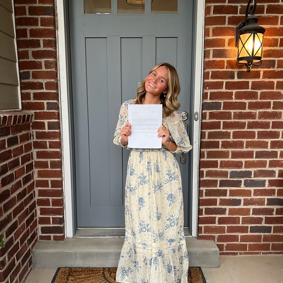 Profile Picture of Hannah Harmsen (@harmsenhannah) on Poshmark