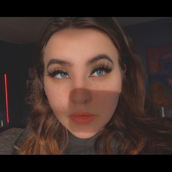 Profile Picture of Mackenzie Pauline (@kenzprunyon) on Poshmark