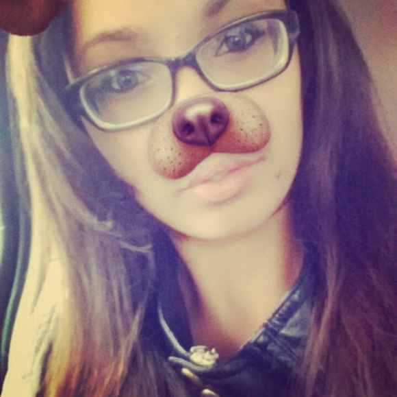 Profile Picture of Minely Adames (@minely_adames) on Poshmark