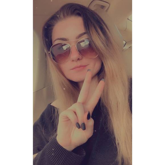 Profile Picture of Kassie Kachadourian (@kassiek321) on Poshmark