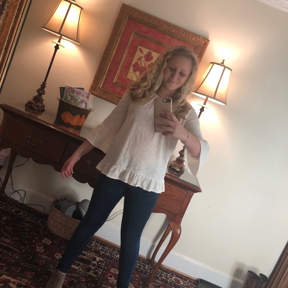 Profile Picture of Annabelle Hayes (@annabellehay564) on Poshmark