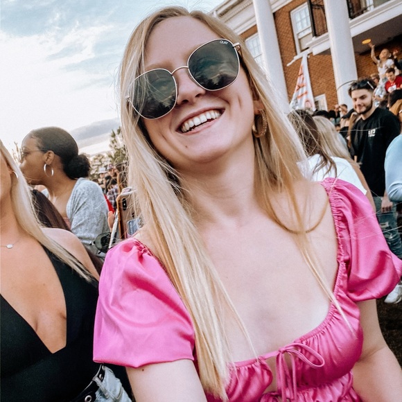 Profile Picture of Maddie Shrager (@maddie_shrags) on Poshmark