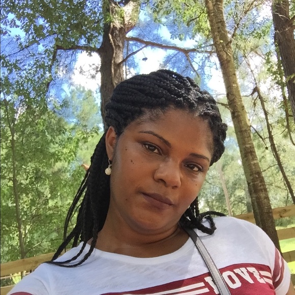 Profile Picture of Lucille Johnson (@lucillejohnson) on Poshmark